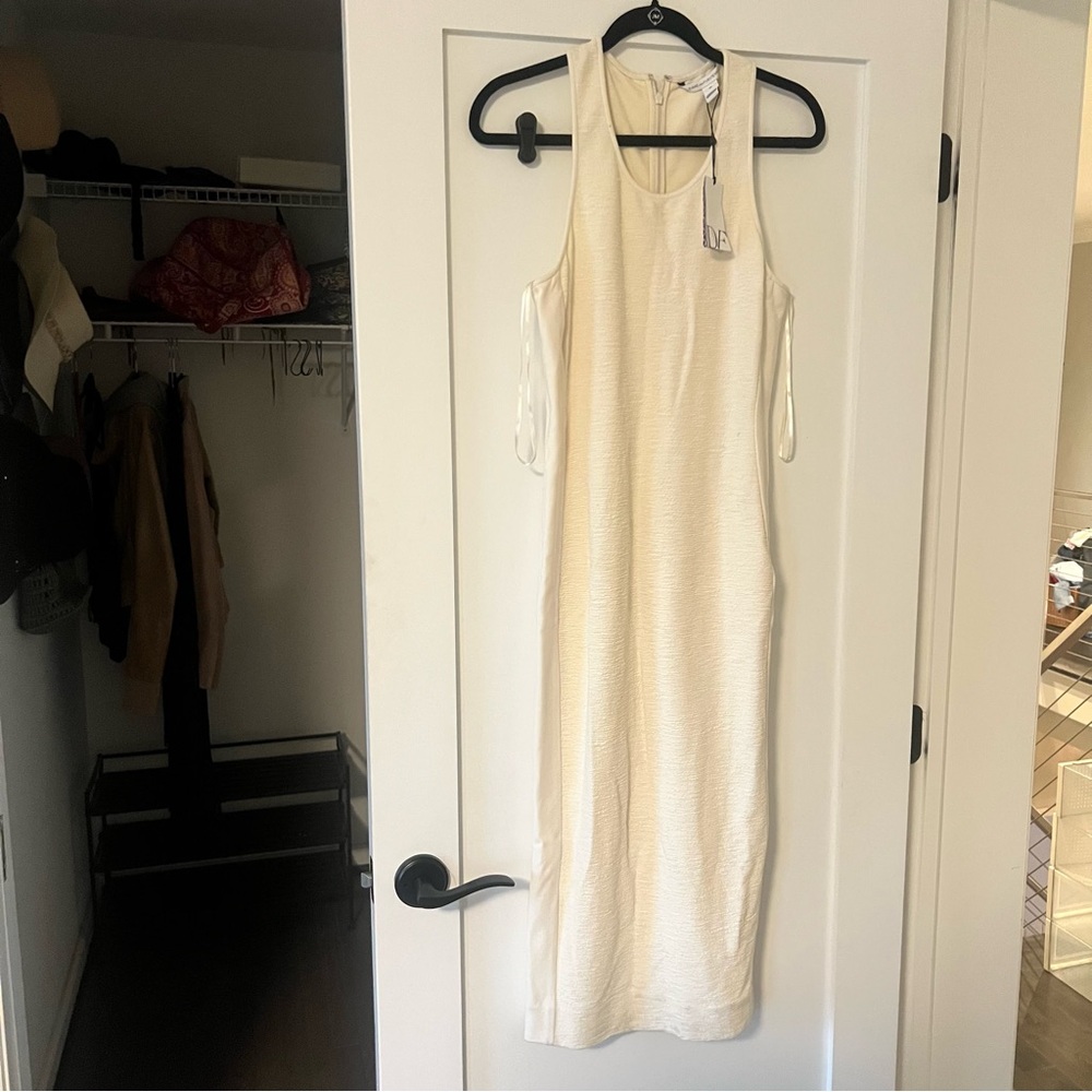 NWT DIANE VON FURSTENBURG Elegant Cream Sleeveless Dress